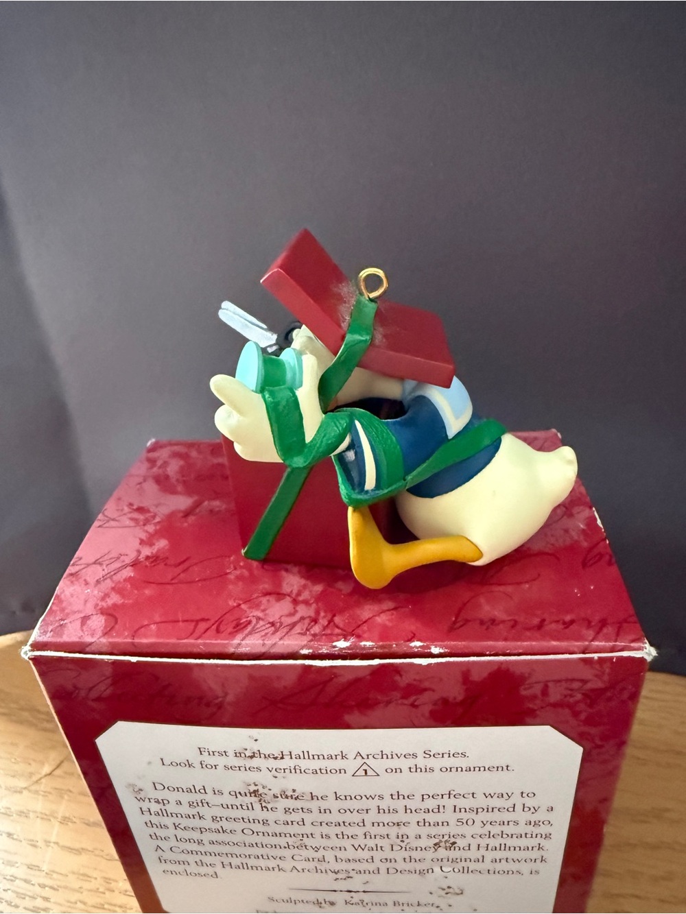 Donald Duck Hallmark Keepsake Ornament 1997 Donald’s Surprising Gift - Picture 4 of 9